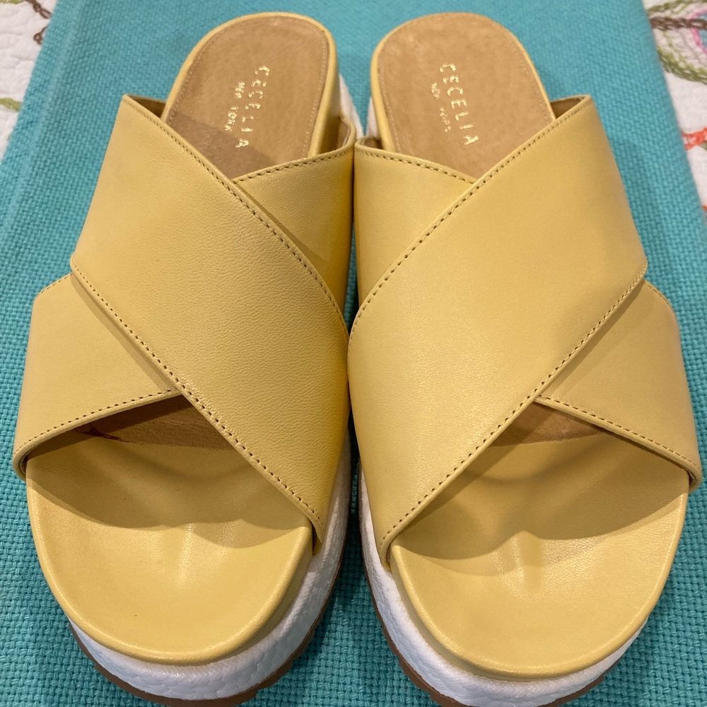 COPY - Soft Surroundings Cecelia NY Uma Comfort Slide size 9
